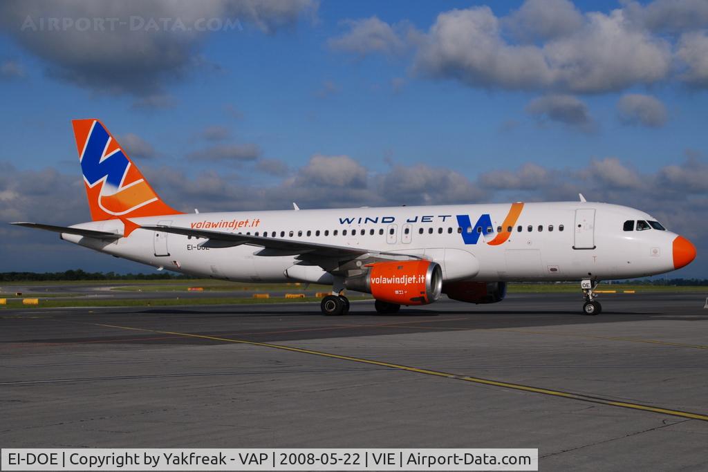 EI-DOE, Airbus A320-211 C/N 215, Windjet Airbus 320