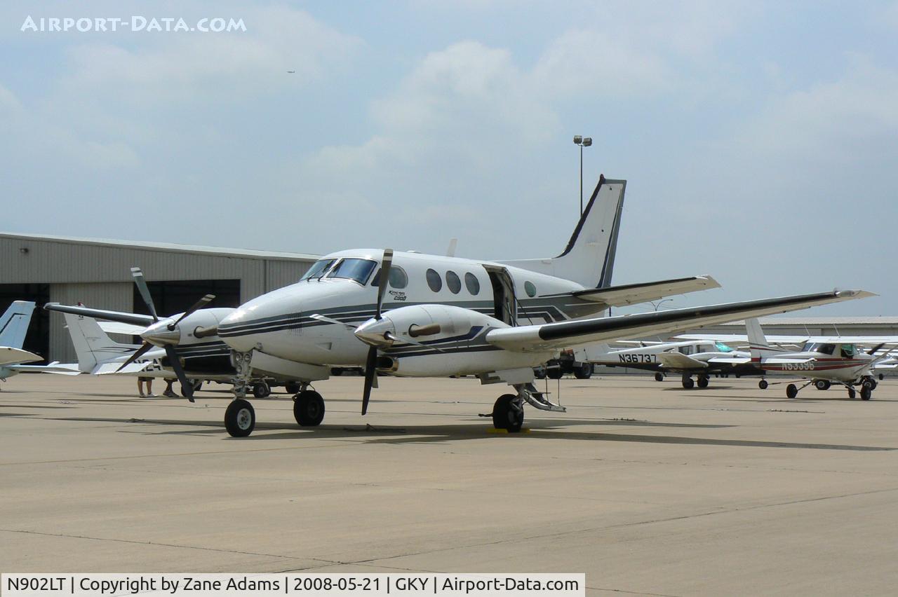 N902LT, 1997 Raytheon Aircraft Company C90A C/N LJ-1480, At Arlington Municipal