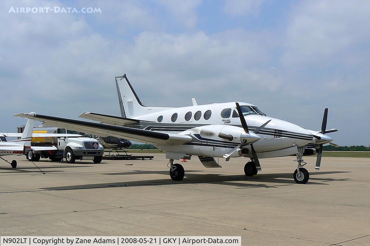 N902LT, 1997 Raytheon Aircraft Company C90A C/N LJ-1480, At Arlington Municipal