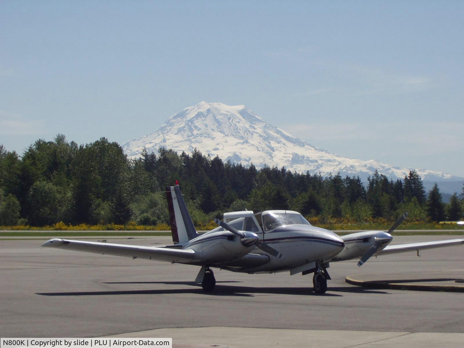 N800K, 1966 Piper PA-30 Twin Comanche Twin Comanche C/N 30-1115, Mt Rainier background