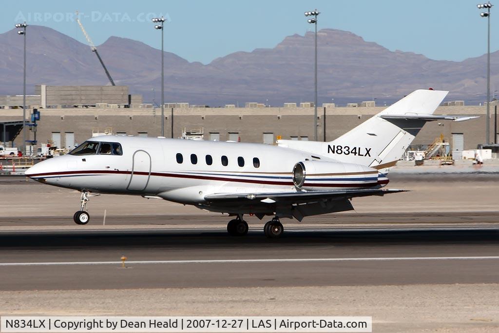 N834LX, 2001 Raytheon Hawker 800XP C/N 258552, Flight Options LLC 2001 Raytheon Hawker 800XP N834LX landing on RWY 25L.