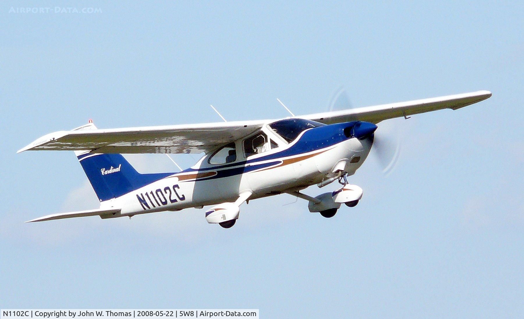 N1102C, 1977 Cessna 177B Cardinal C/N 17702674, Departing runway 22