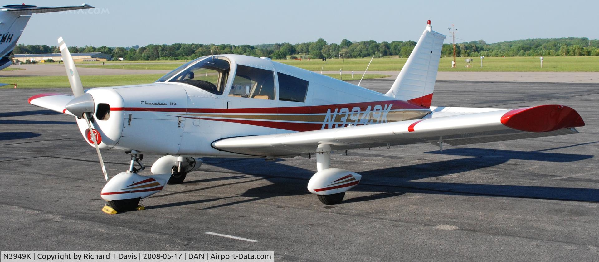 N3949K, 1967 Piper PA-28-140 C/N 28-23826, 1967 Piper PA-28-140 in Danville Va.