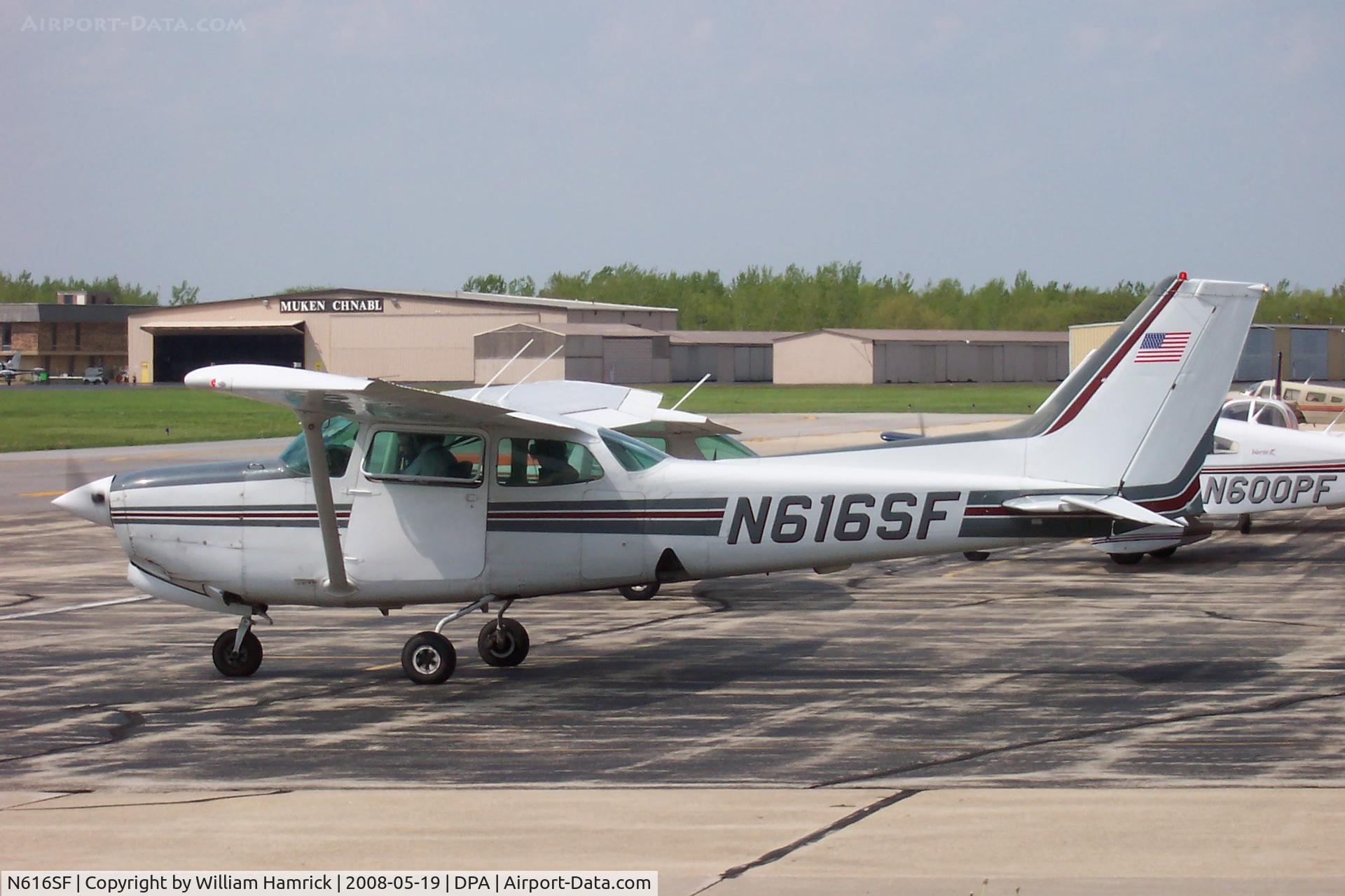 N616SF, 1980 Cessna 172RG Cutlass RG C/N 172RG0740, Taxing at DuPage