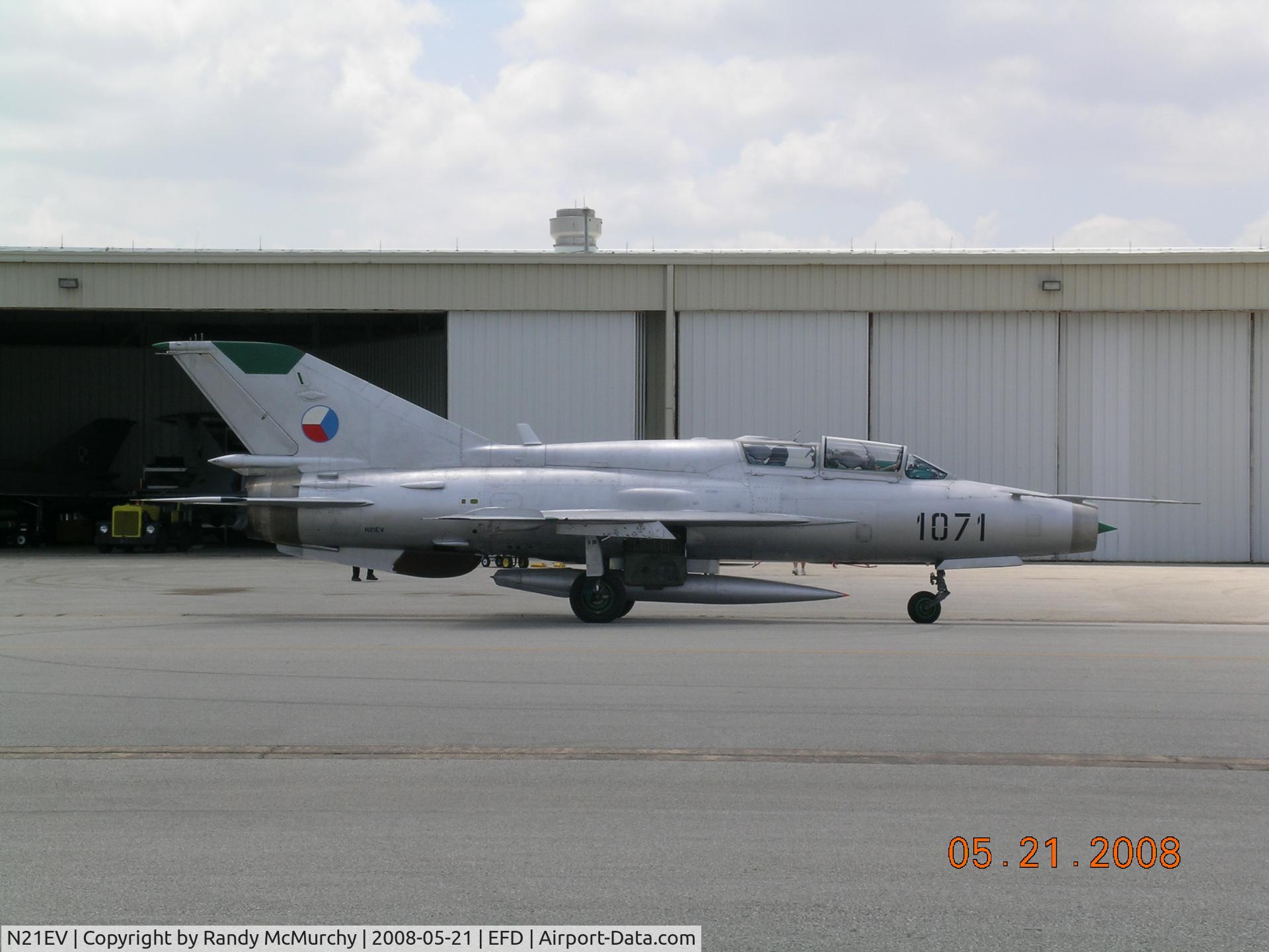 N21EV, 1974 Mikoyan-Gurevich MiG-21UM C/N 516921071, Photo taken at Ellington Field - Houston, Texas