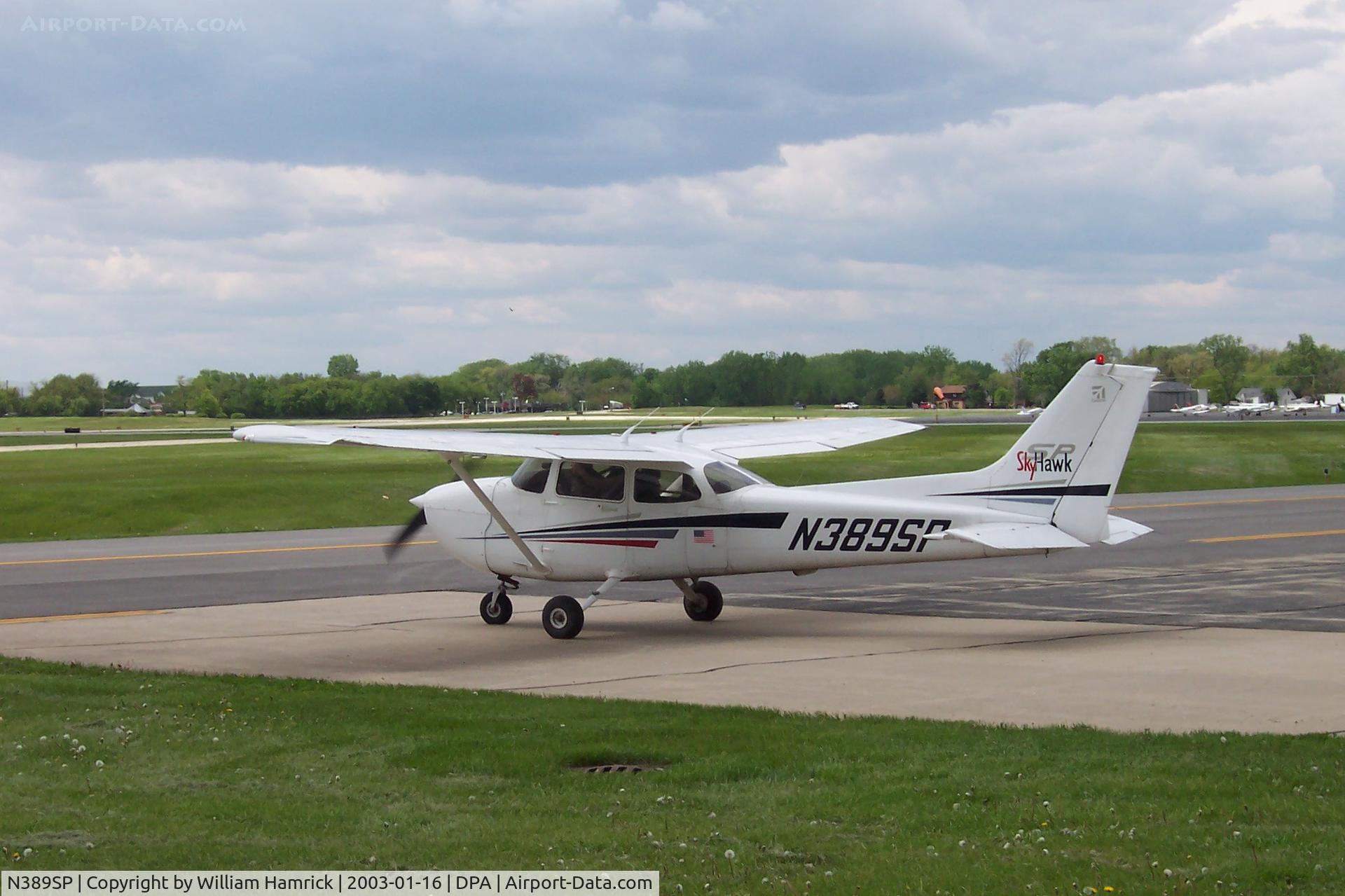 N389SP, 2001 Cessna 172S C/N 172S8775, Taxing at DuPage