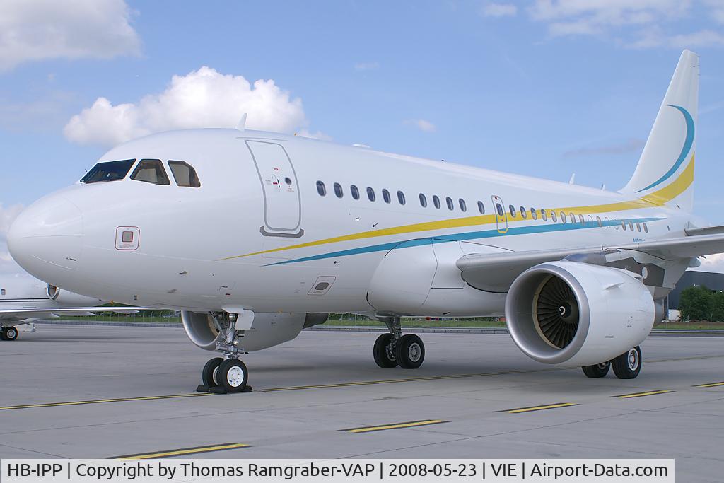 HB-IPP, 2006 Airbus ACJ318 (A318-112/CJ) C/N 2910, Comlux Airbus A318