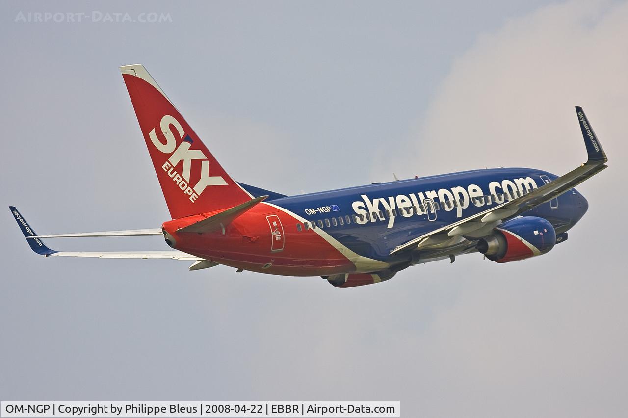 OM-NGP, 2007 Boeing 737-7GL C/N 34760, Climbing from rwy 07R in the late afternoon.