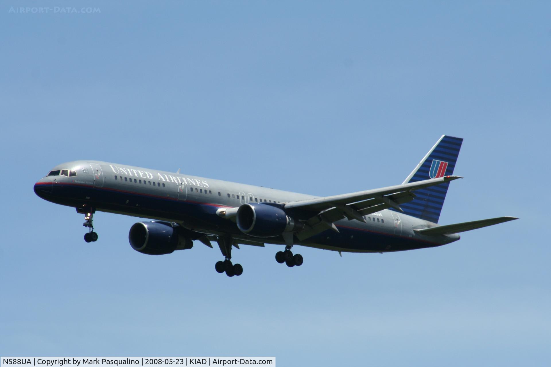 N588UA, 1993 Boeing 757-222 C/N 26717, Boeing 757-200