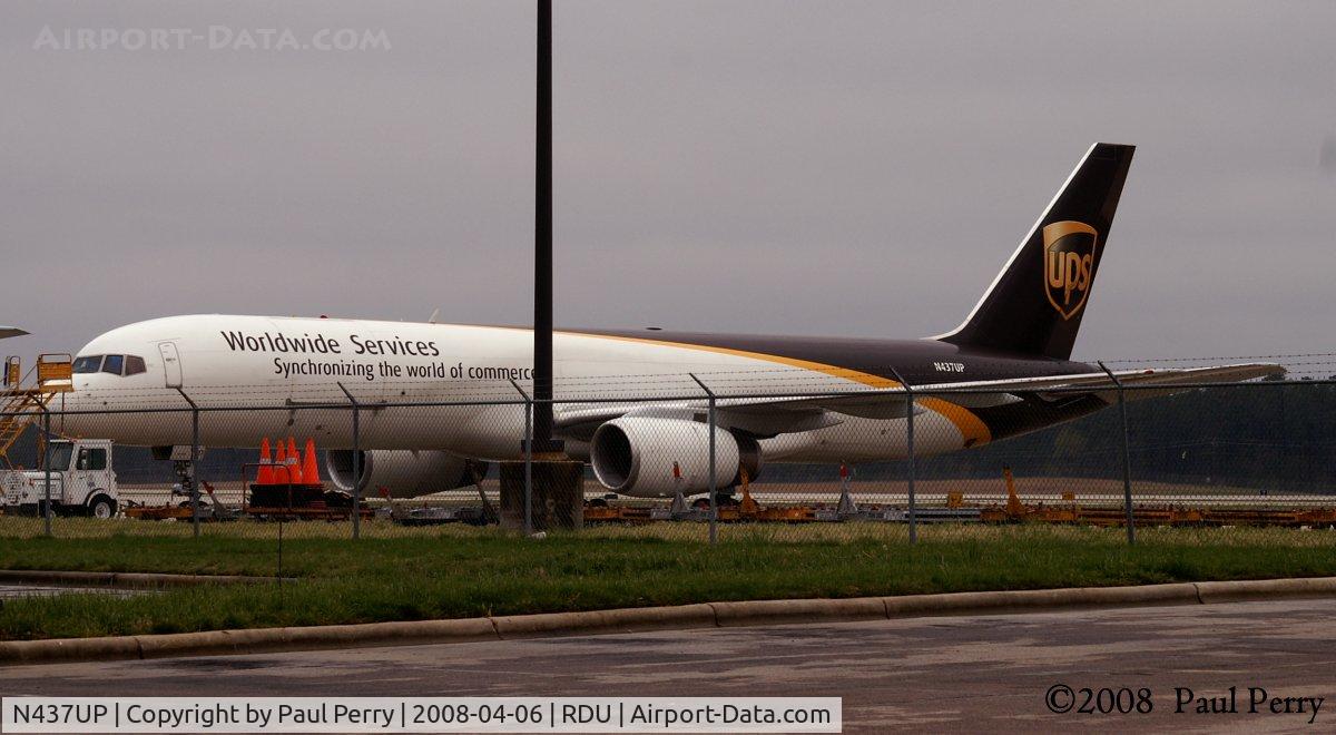 N437UP, 1994 Boeing 757-24APF C/N 25468, The older UPS bird on the ramp that day