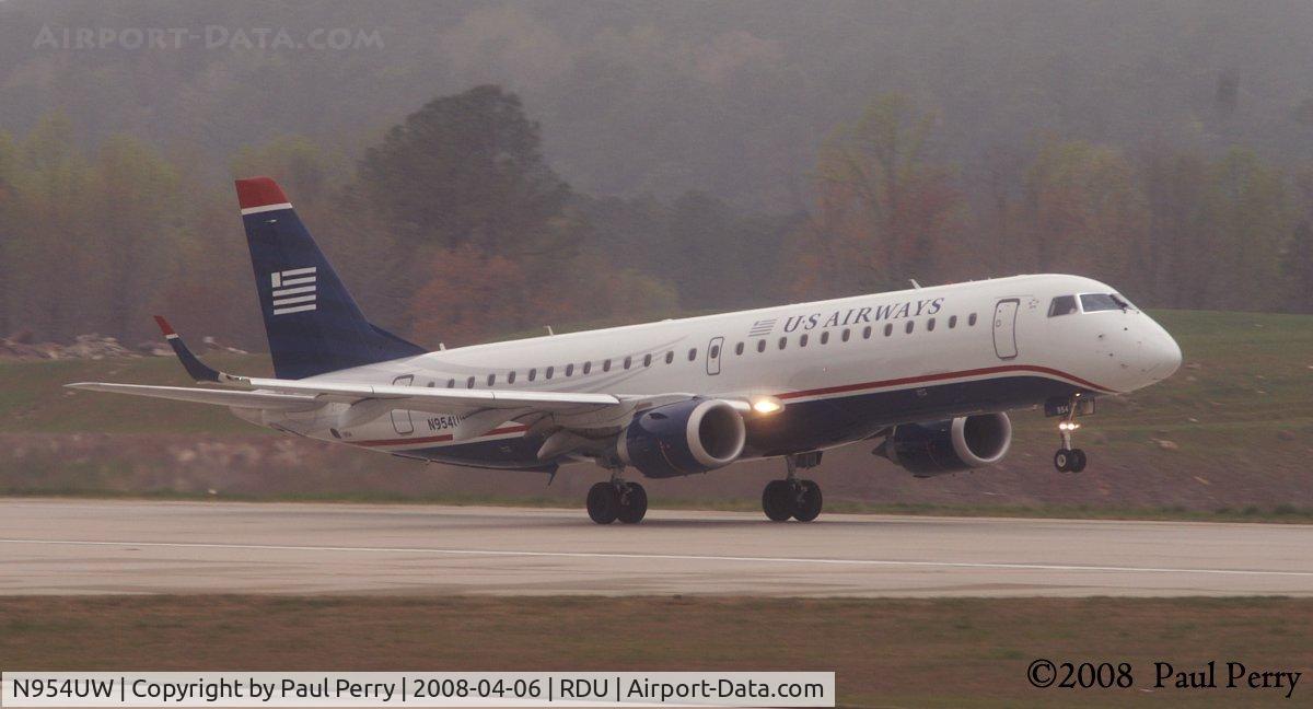 N954UW, 2007 Embraer ERJ-190-100 IGW 190AR C/N 19000139, Bernoulli's Principle taking effect