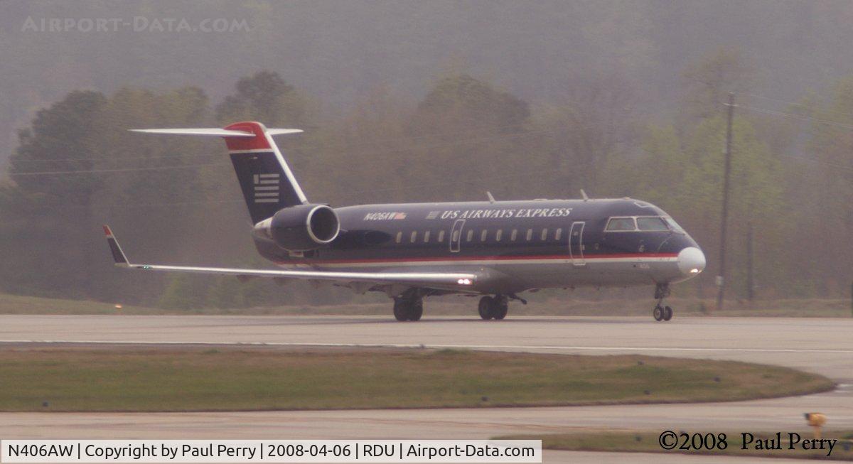 N406AW, 2000 Bombardier CRJ-200LR (CL-600-2B19) C/N 7402, Lining up on 5L
