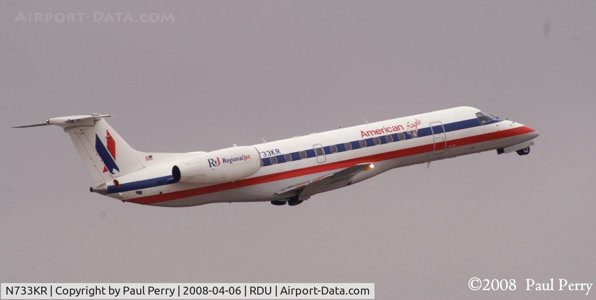 N733KR, 2001 Embraer ERJ-135LR (EMB-135LR) C/N 145368, Getting wheels-in-the-well