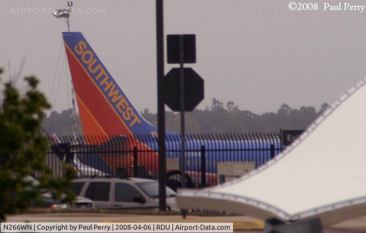 N266WN, 2007 Boeing 737-7H4 C/N 32523, Familiar tails catch my eye