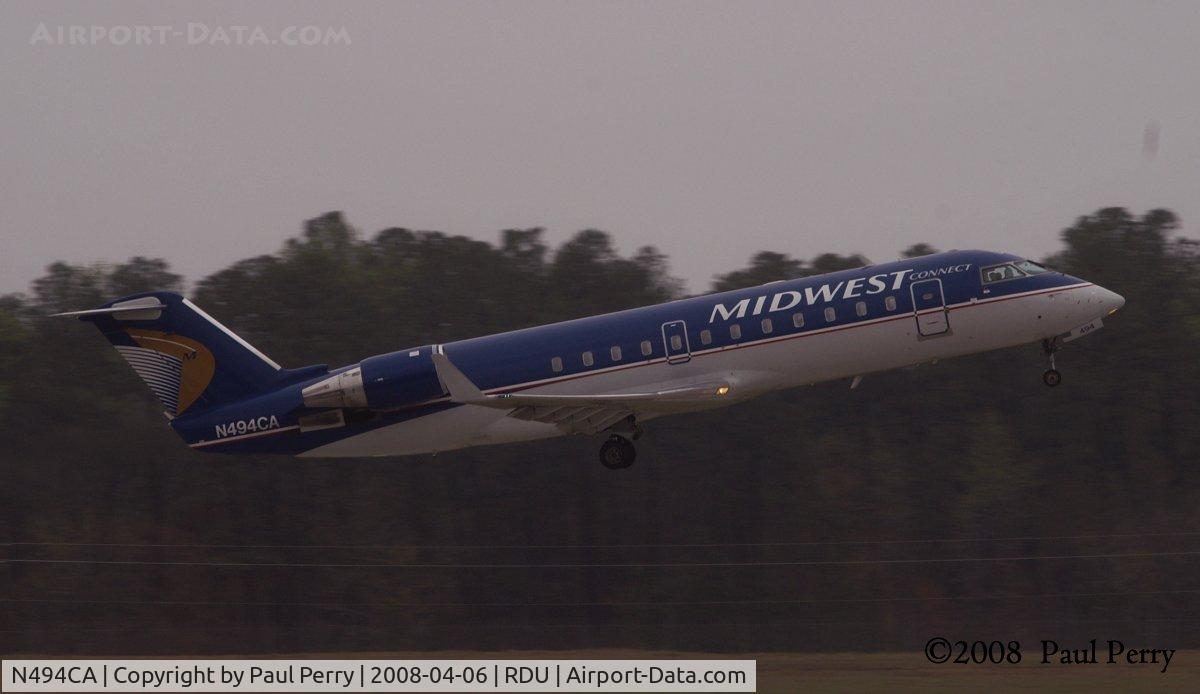 N494CA, 2003 Bombardier CRJ-200ER (CL-600-2B19) C/N 7765, Skywest bounding up and out