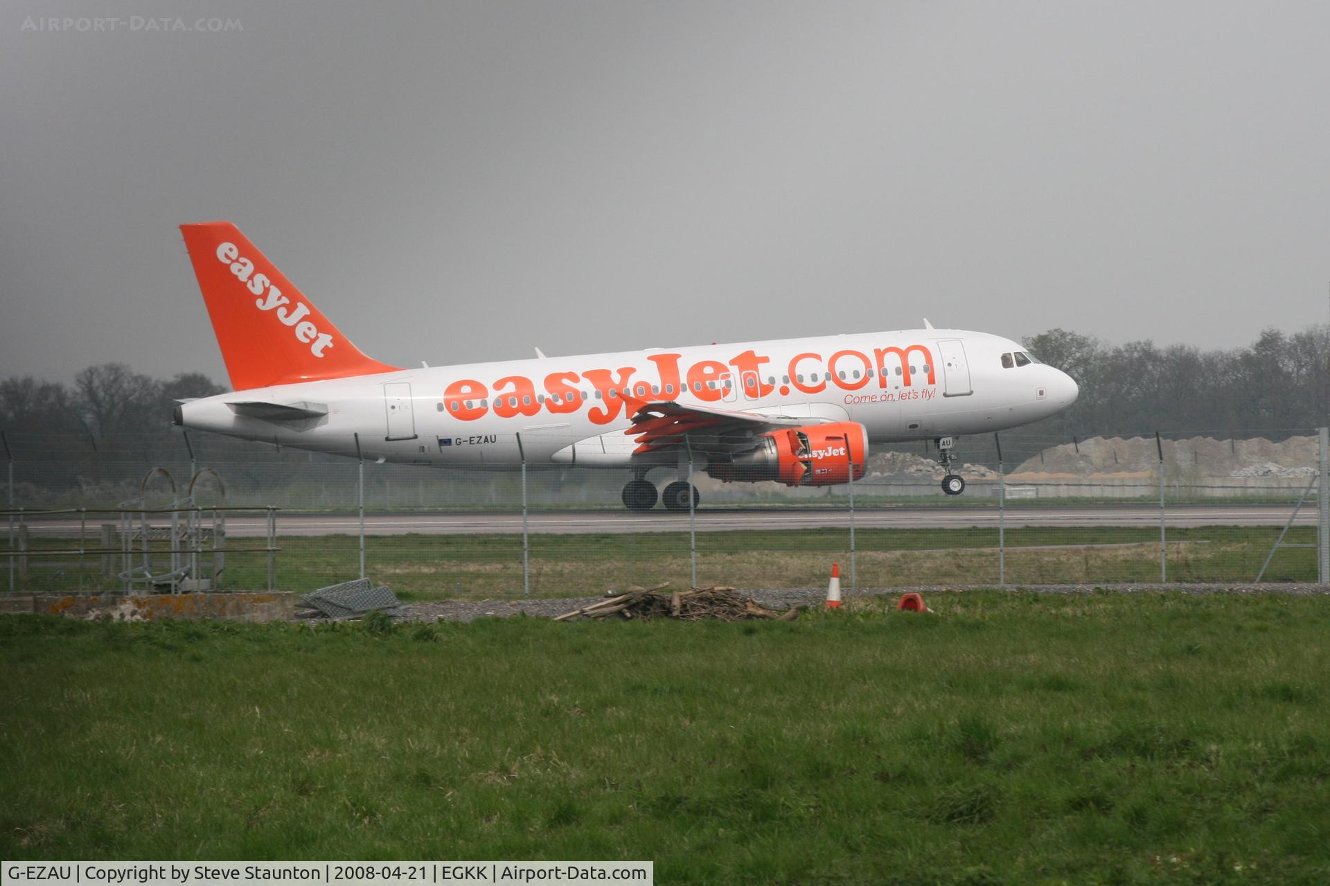 G-EZAU, 2006 Airbus A319-111 C/N 2795, Gatwick Airport 21/04/08 (married 19/04/08 - spotting two days later)