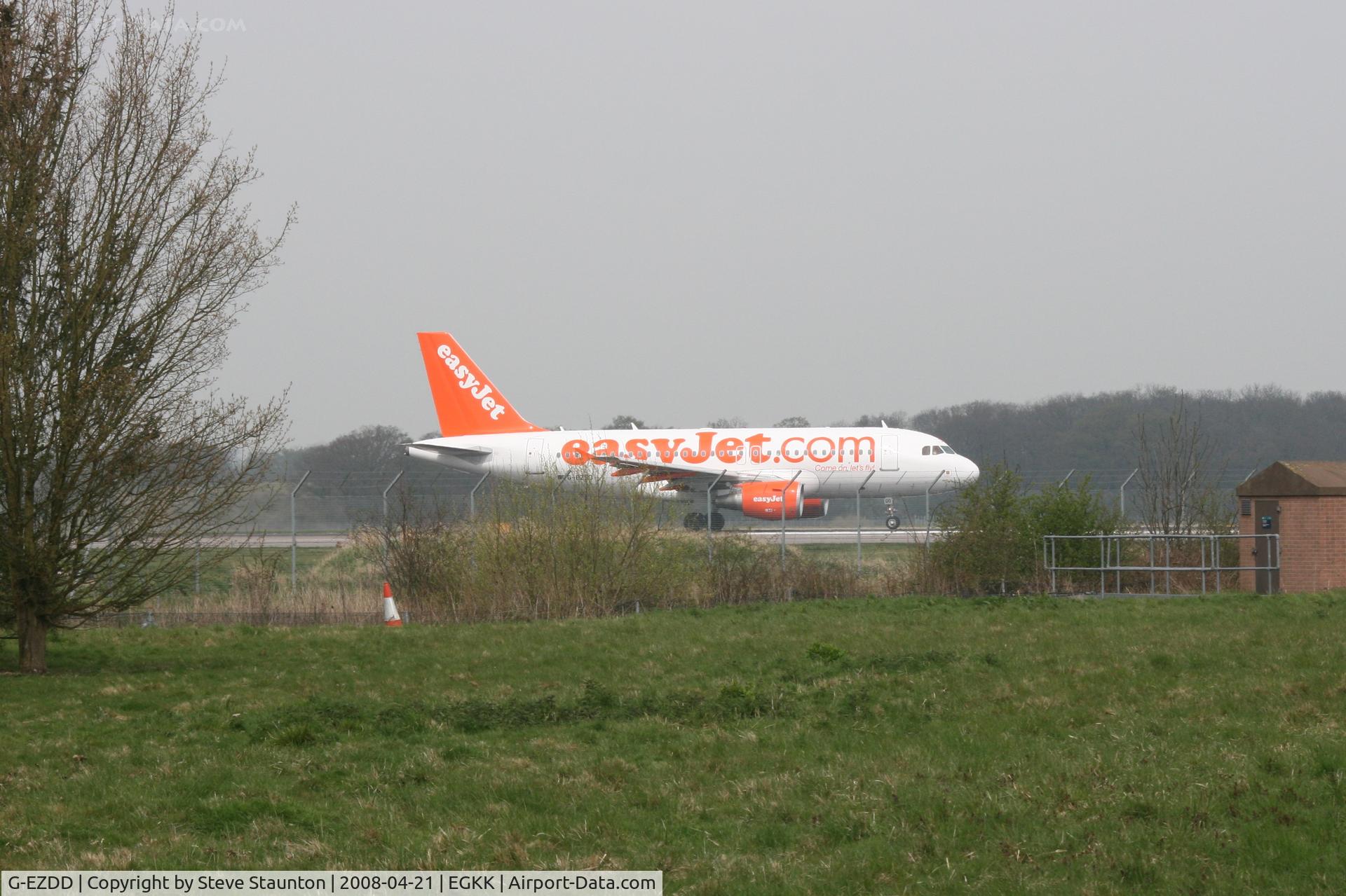 G-EZDD, 2008 Airbus A319-111 C/N 3442, Gatwick Airport 21/04/08 (married 19/04/08 - spotting two days later)