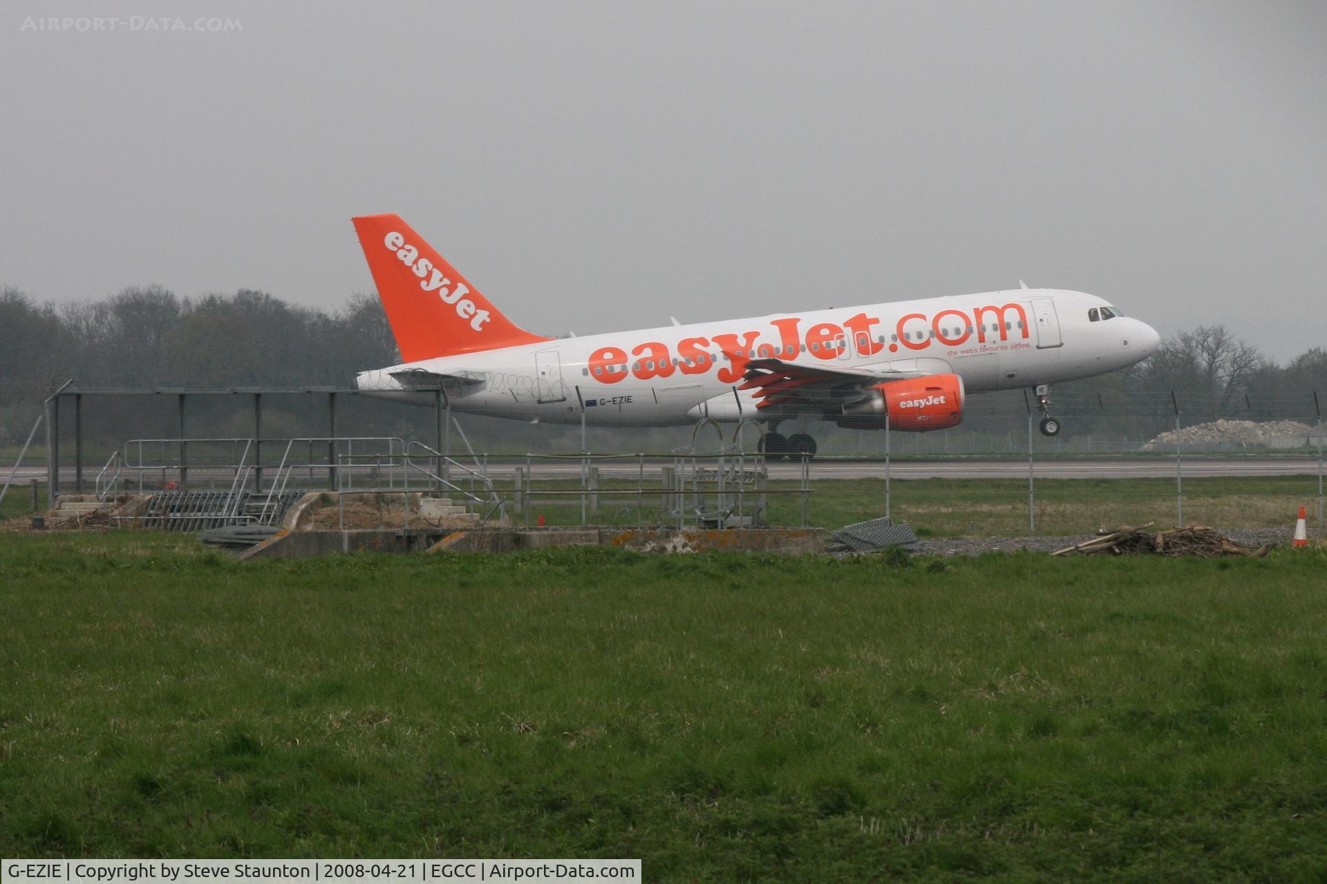 G-EZIE, 2005 Airbus A319-111 C/N 2446, Gatwick Airport 21/04/08 (married 19/04/08 - spotting two days later)