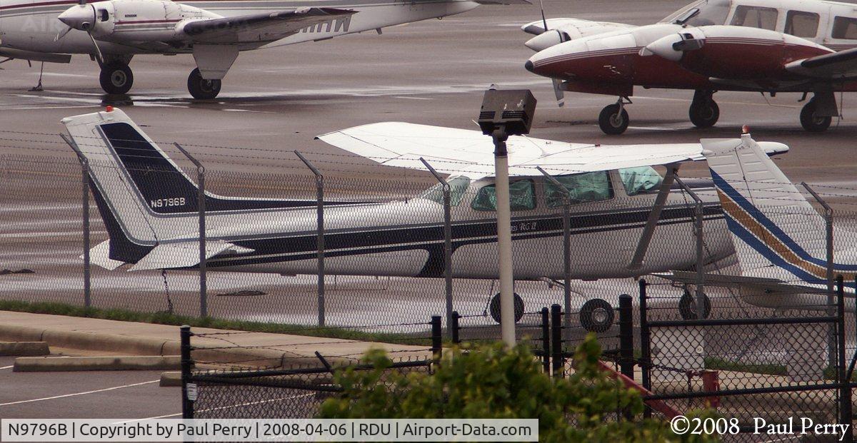 N9796B, 1982 Cessna 172RG Cutlass RG C/N 172RG1043, Sitting back on an overcast and damp day