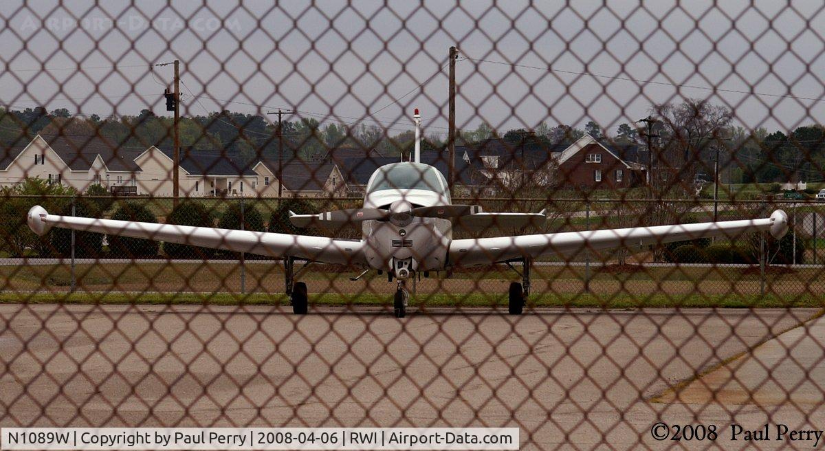 N1089W, 1973 Beech A36 Bonanza 36 C/N E-422, Fence, schmence.  Tip tanks!