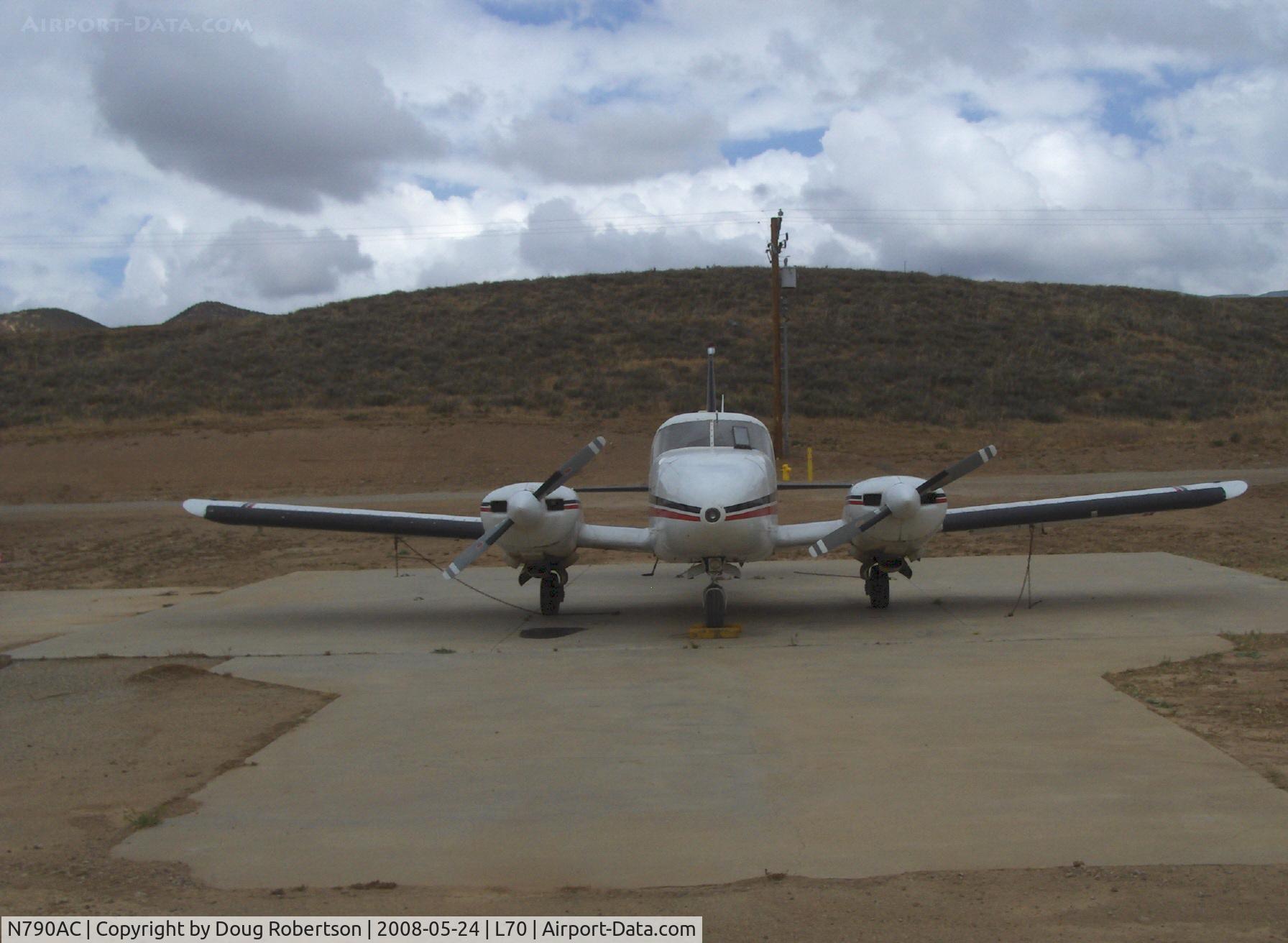 N790AC, 1964 Piper PA-23-250 Aztec C/N 27-2605, 1964 Piper PA-23-250 TURBO AZTEC, two Lycoming TIO-540s