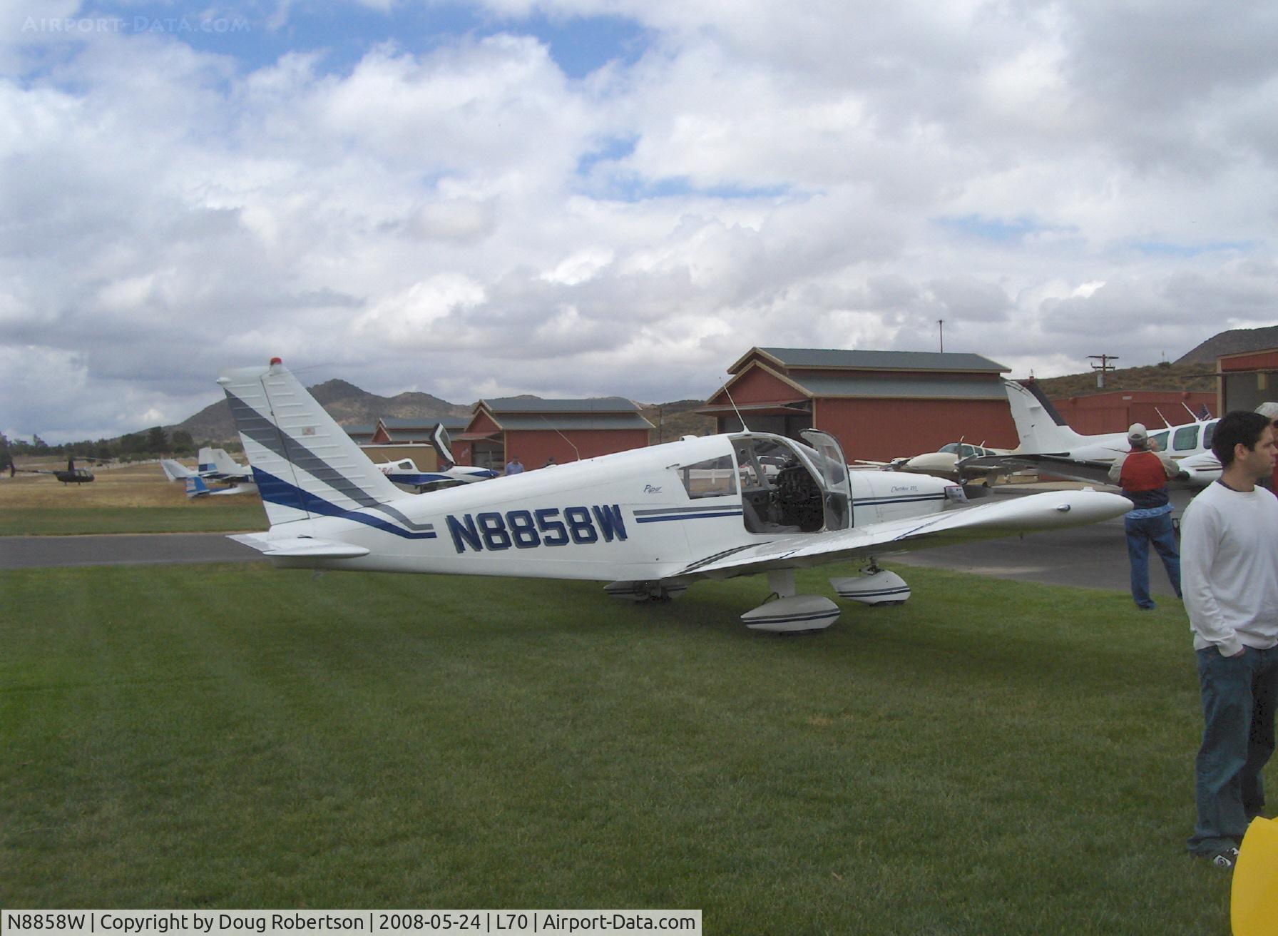N8858W, 1964 Piper PA-28-235 C/N 28-10412, 1964 Piper PA-28-235 CHEROKEE 235, Lycoming O-540-B4B5 235 Hp