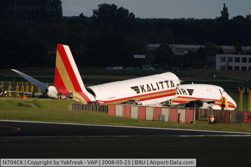 N704CK, 1980 Boeing 747-209F C/N 22299, Kalitta 747-200 overrun the runway at BRU