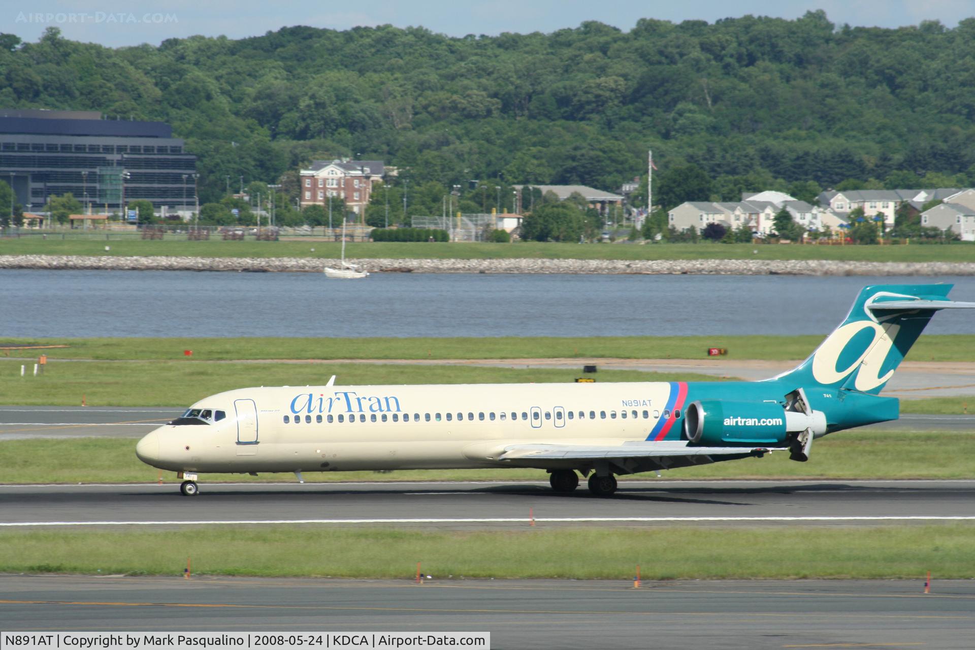 N891AT, 2004 Boeing 717-200 C/N 55043, Boeing 717-200