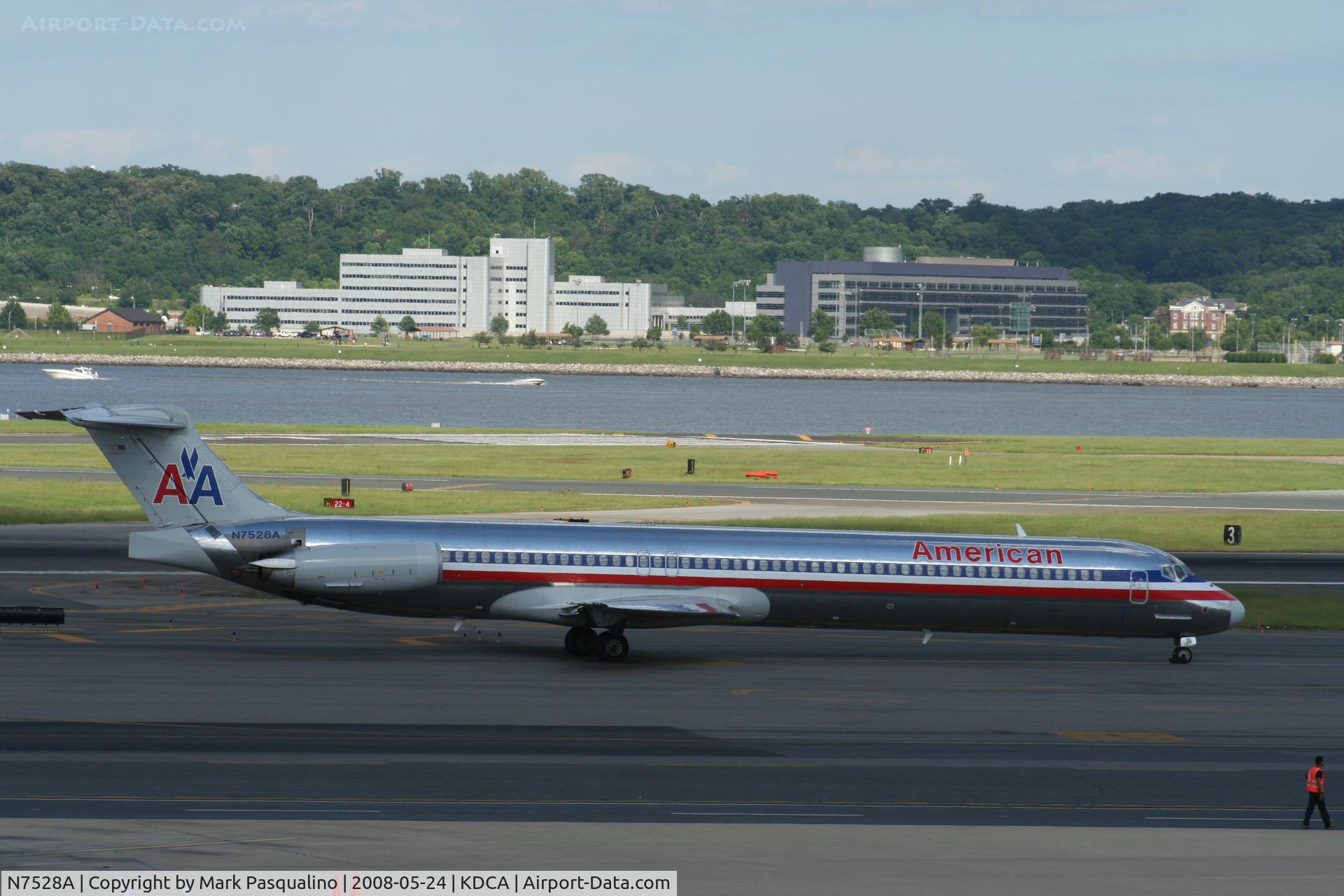 N7528A, 1990 McDonnell Douglas MD-82 (DC-9-82) C/N 49920, MD-82