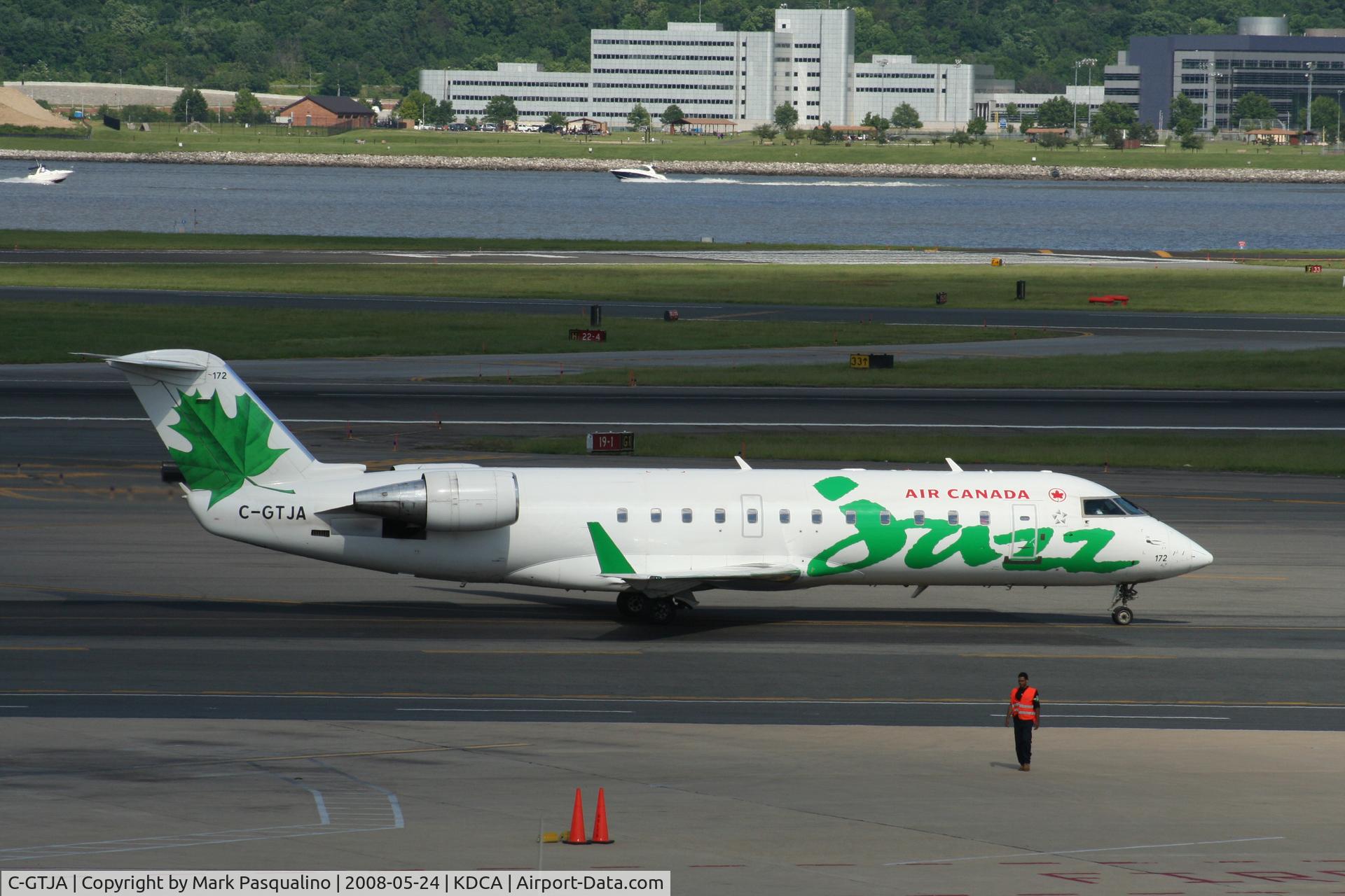 C-GTJA, 2004 Bombardier CRJ-200ER (CL-600-2B19) C/N 7966, CL-600-2B19