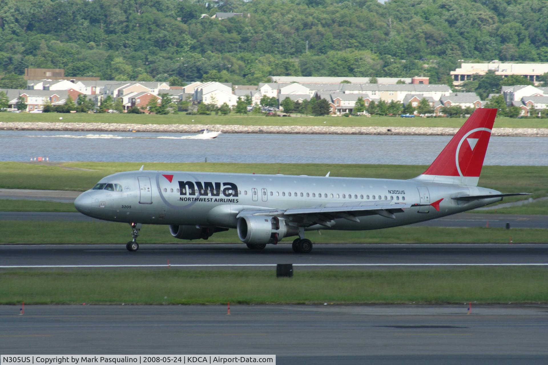 N305US, 1989 Airbus A320-211 C/N 041, Airbus A320