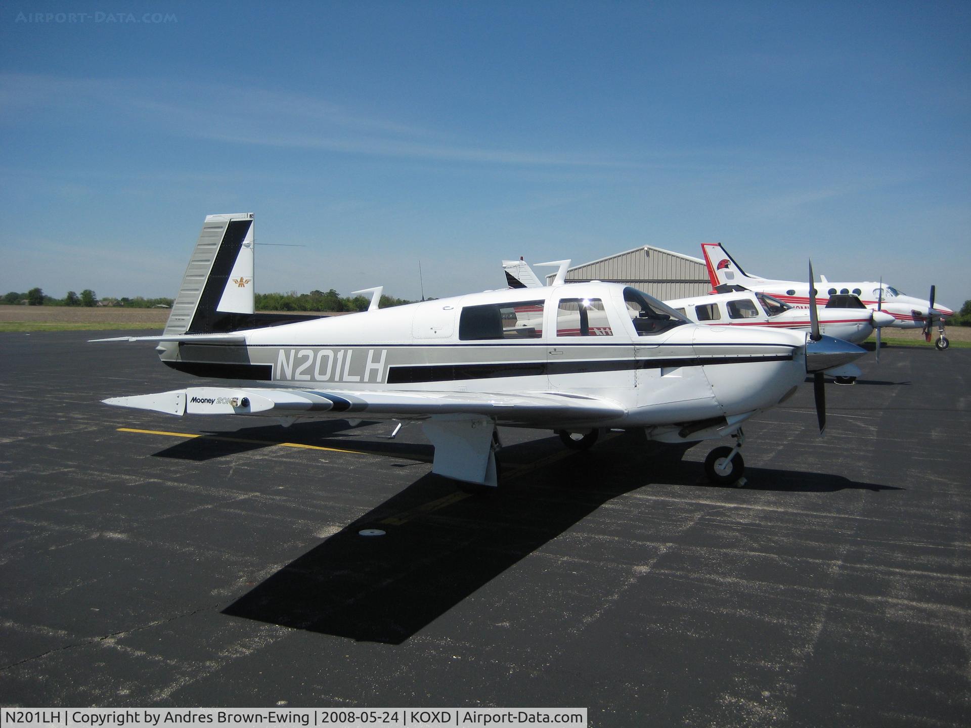N201LH, 1978 Mooney M20J 201 C/N 24-0474, very sharp Mooney parked on the ramp