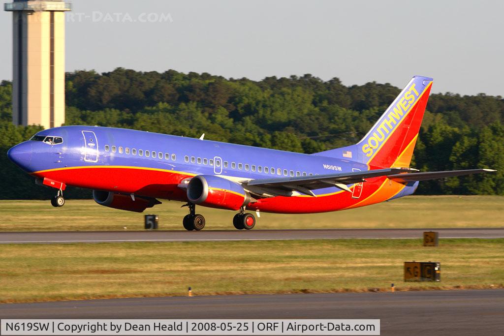 N619SW, 1995 Boeing 737-3H4 C/N 28035, Southwest Airlines N619SW (FLT SWA2780) departing RWY 5 enroute to Baltimore/Washington Int'l (KBWI).  Flight 2780 originates in Orlando and ends in Nashville.