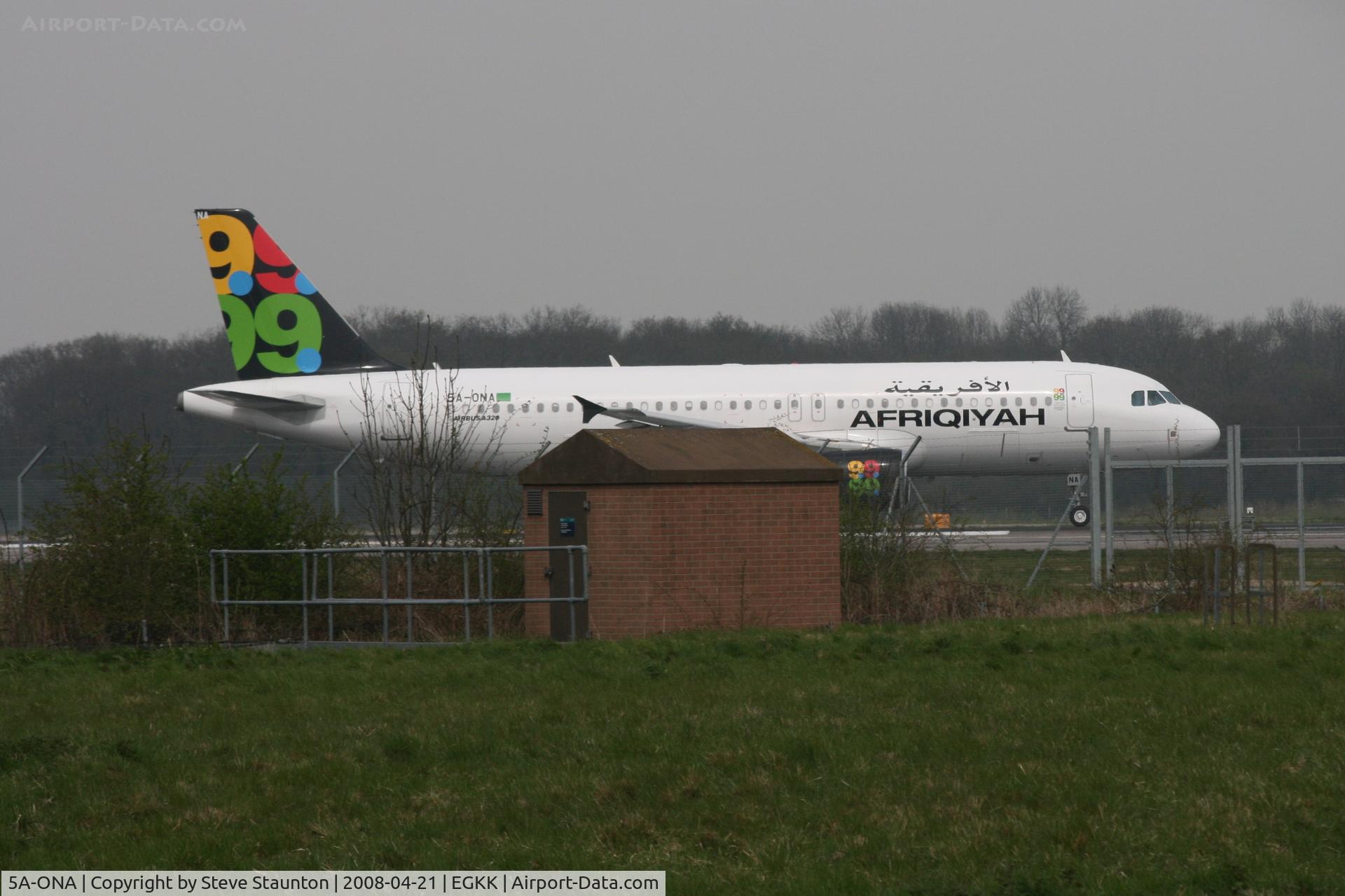 5A-ONA, 2007 Airbus A320-214 C/N 3224, Gatwick Airport 21/04/08 (married 19/04/08 - spotting two days later)