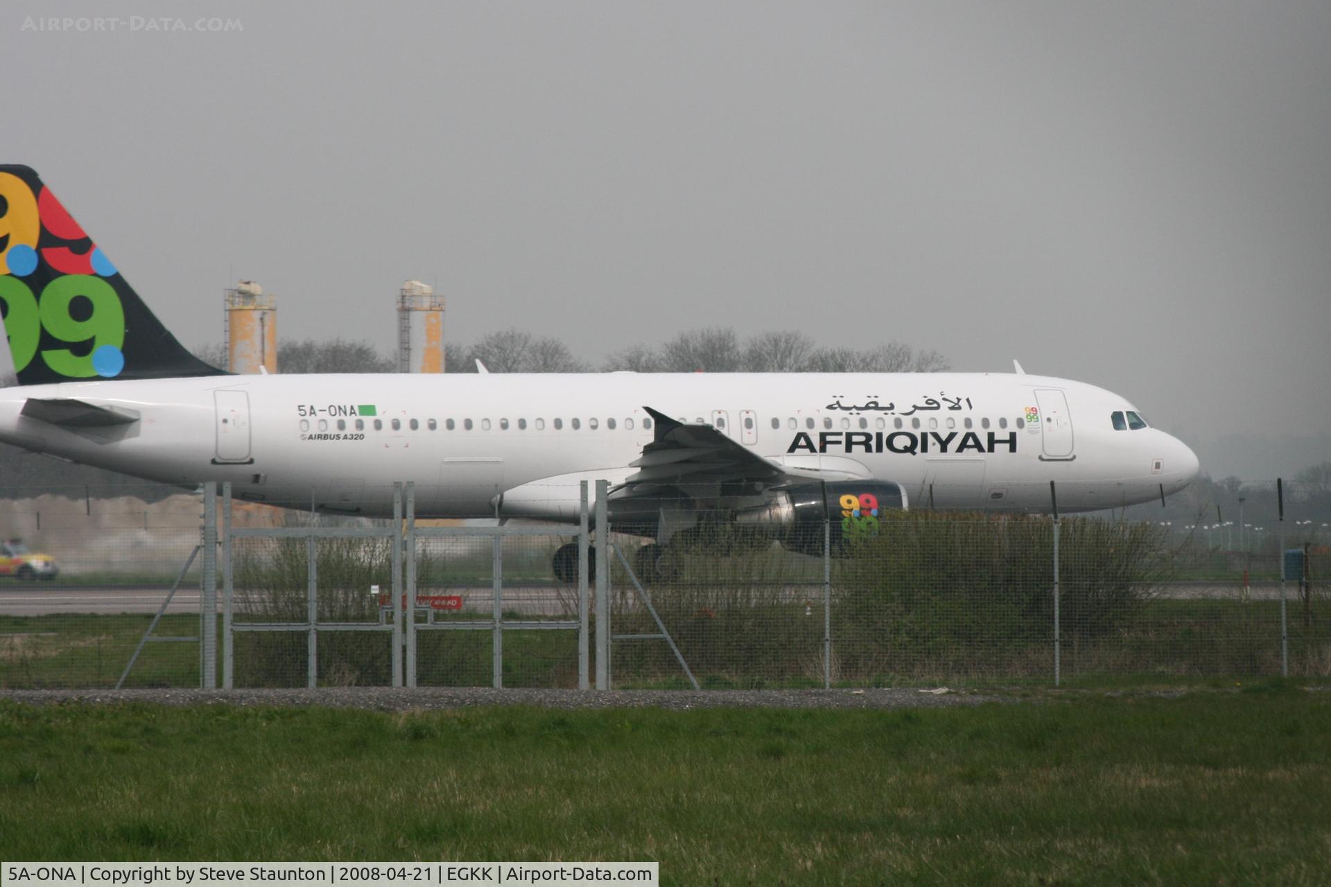 5A-ONA, 2007 Airbus A320-214 C/N 3224, Gatwick Airport 21/04/08 (married 19/04/08 - spotting two days later)