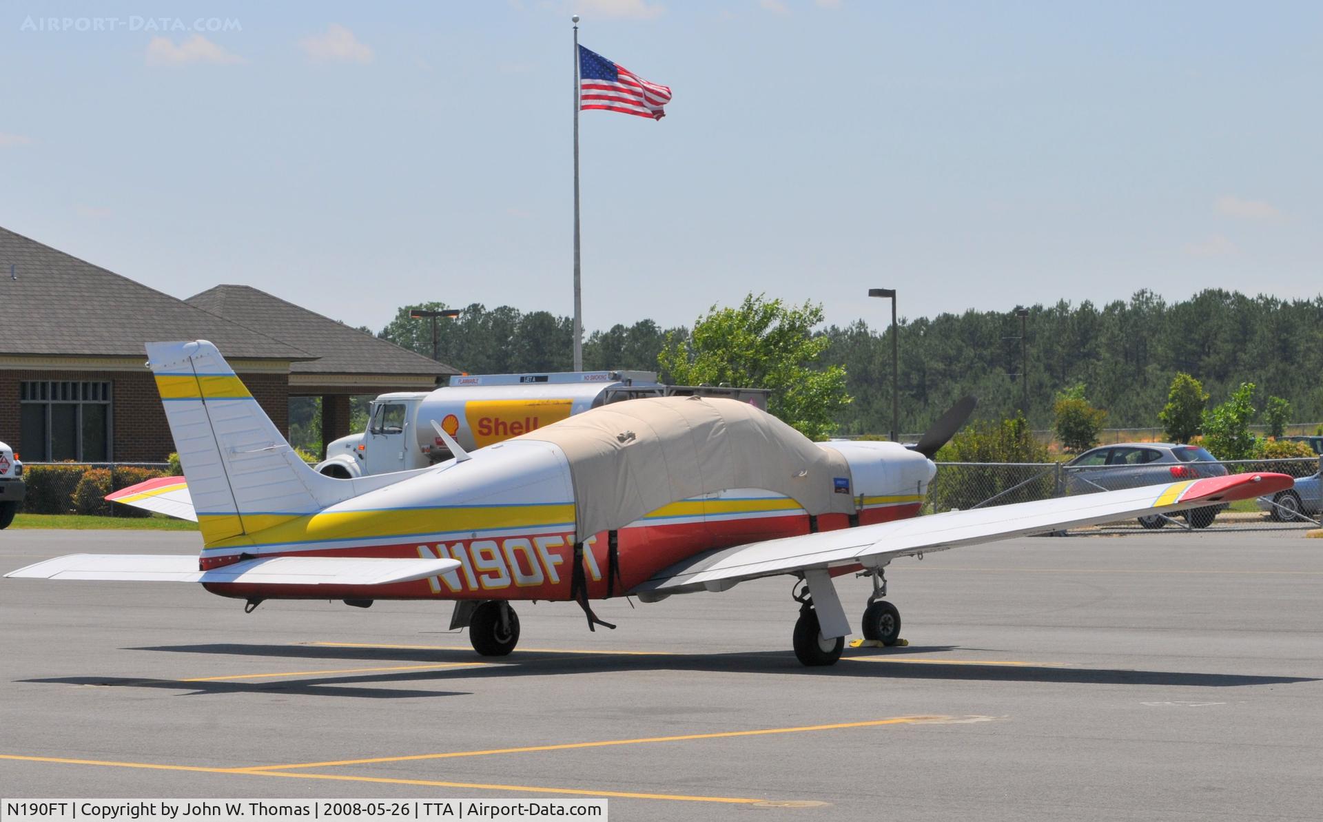 N190FT, 1978 Piper PA-28R-201 Cherokee Arrow III C/N 28R-7837245, At rest