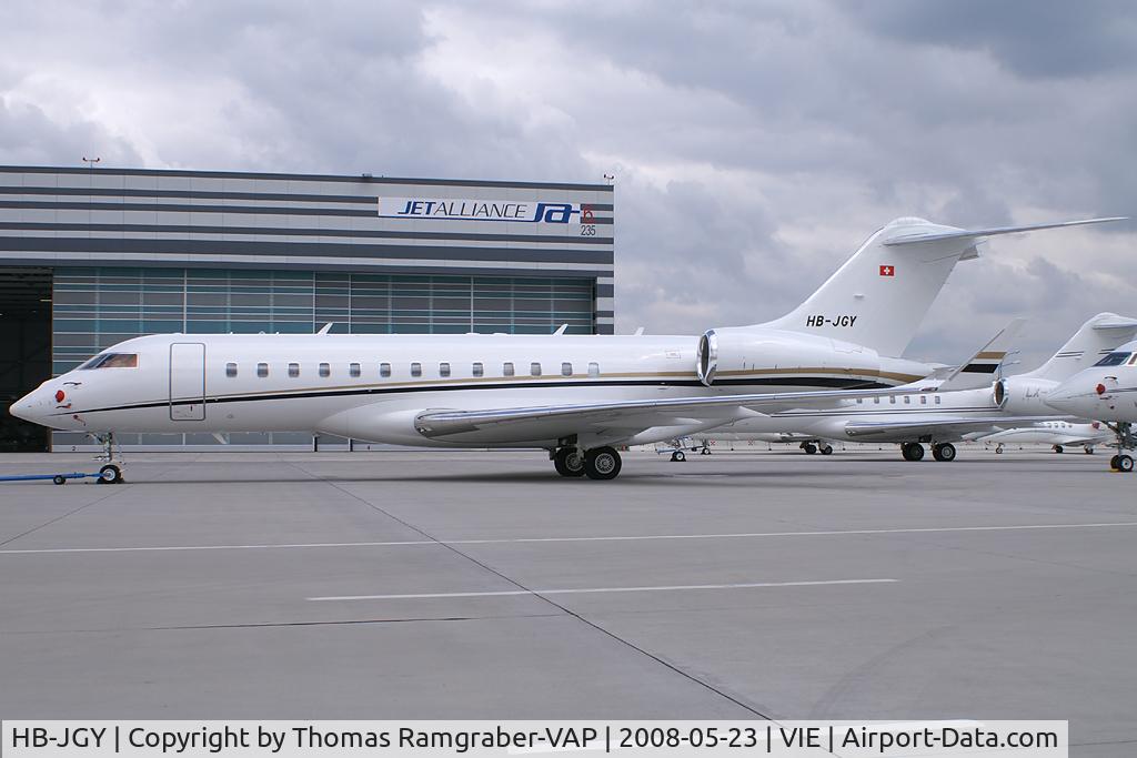 HB-JGY, 2005 Bombardier BD-700-1A10 Global Express C/N 9167, Comlux Bombardier Globalexpress