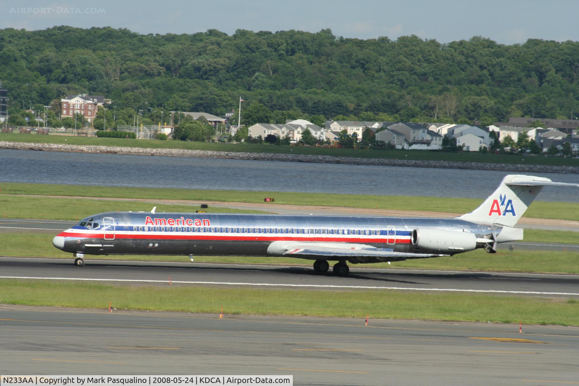 N233AA, 1983 McDonnell Douglas MD-82 (DC-9-82) C/N 49180, MD-82