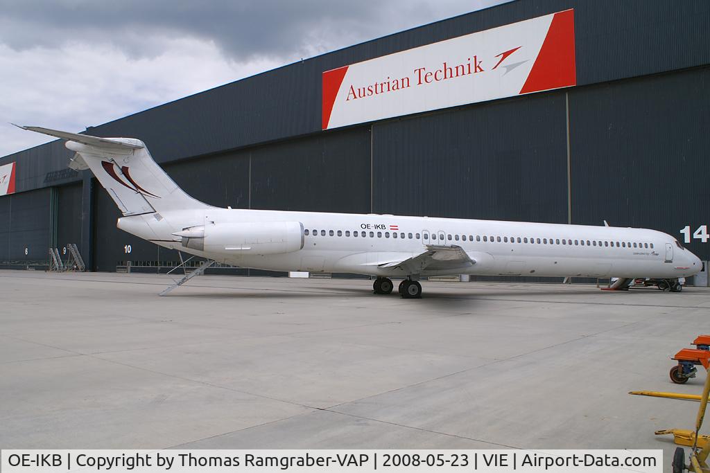 OE-IKB, 1986 McDonnell Douglas MD-83 (DC-9-83) C/N 49448, Map Jets MDD MD80
