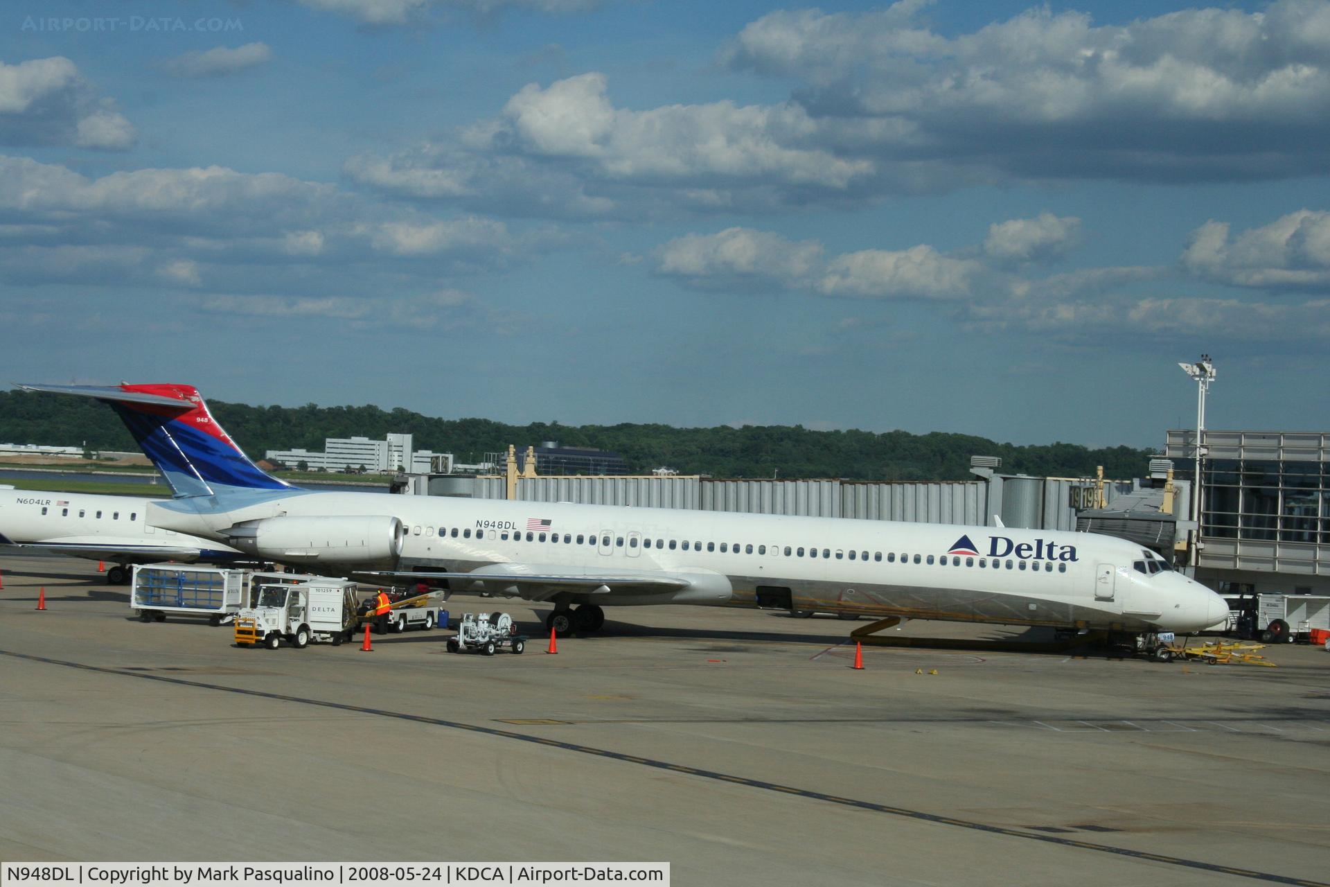 N948DL, 1989 McDonnell Douglas MD-88 C/N 49879, MD-88
