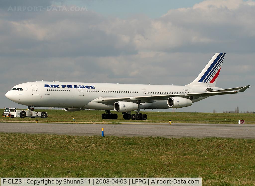 F-GLZS, 1999 Airbus A340-313X C/N 310, Trackted to Air France facility...