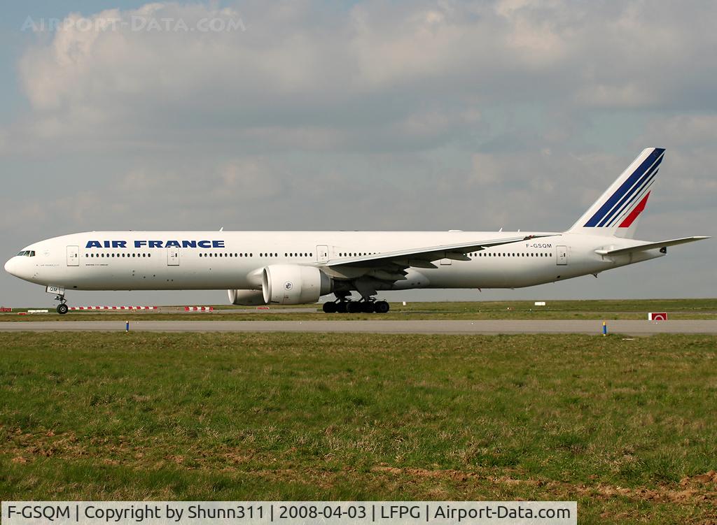 F-GSQM, 2006 Boeing 777-328/ER C/N 32848, Taxiing for departure...