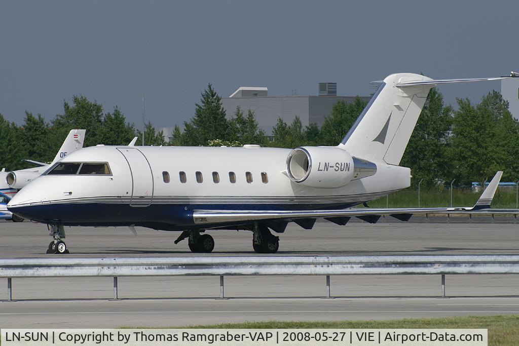 LN-SUN, 2001 Bombardier Challenger 604 (CL-600-2B16) C/N 5517, Sundt Air Charter Canadair CL600 Challenger