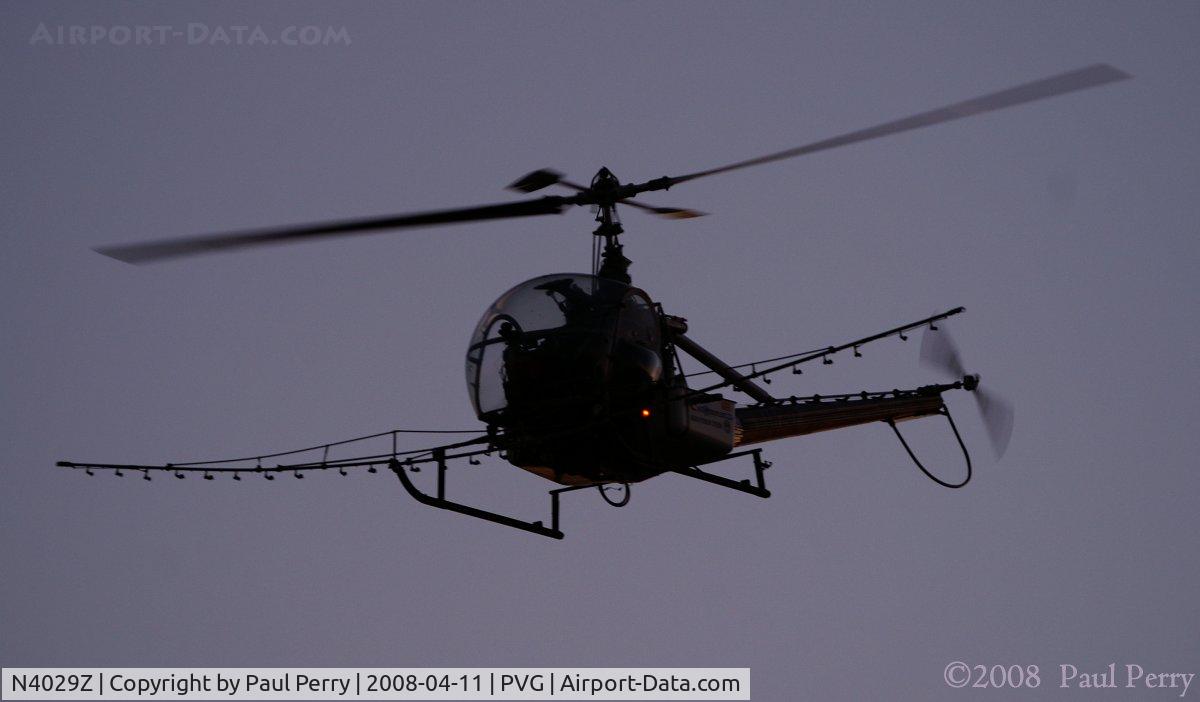 N4029Z, 1980 Hiller UH-12E C/N 5143, Getting some spray work done at dusk