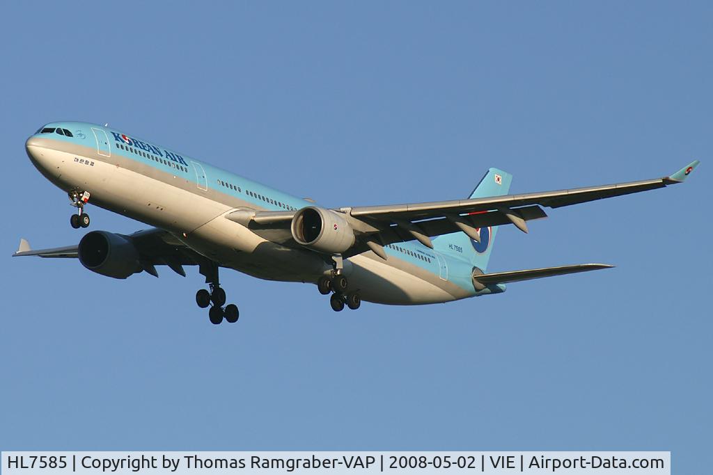 HL7585, Airbus A330-323 C/N 350, Korean Air Airbus A330-300