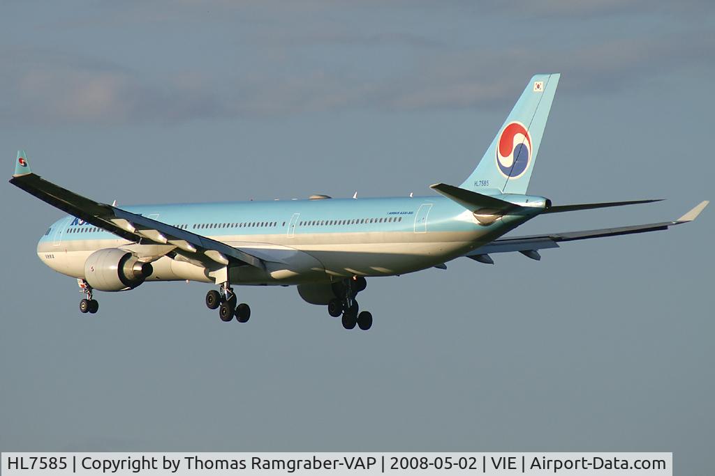 HL7585, Airbus A330-323 C/N 350, Korean Air Airbus A330-300