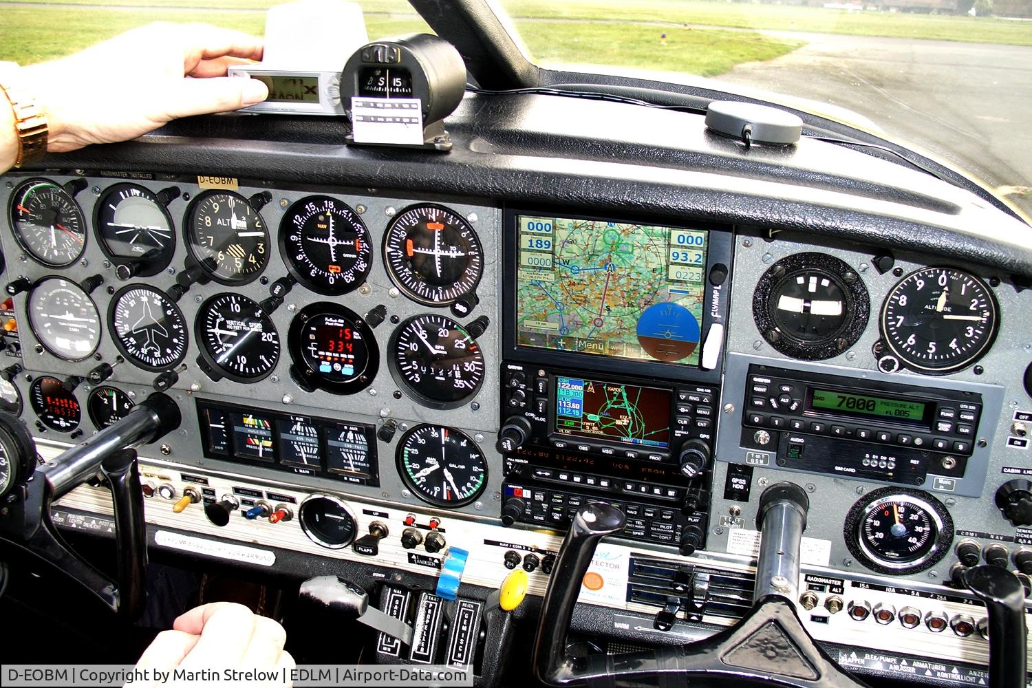 D-EOBM, 1973 Robin HR-100-210 Safari C/N 146, Cockpit of D-EOBM