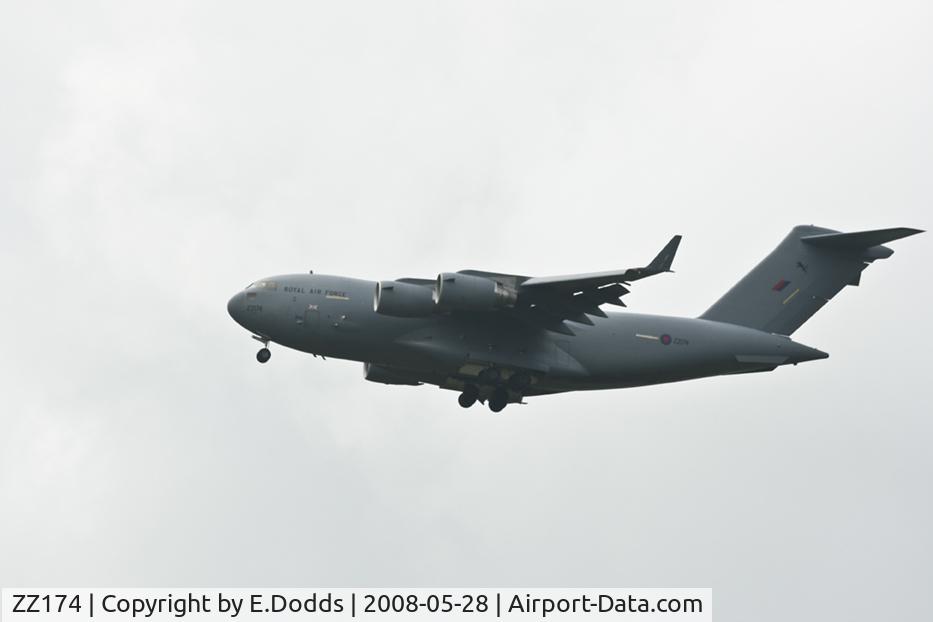 ZZ174, 2001 Boeing C-17A Globemaster III C/N F-081, Landing at Waddington