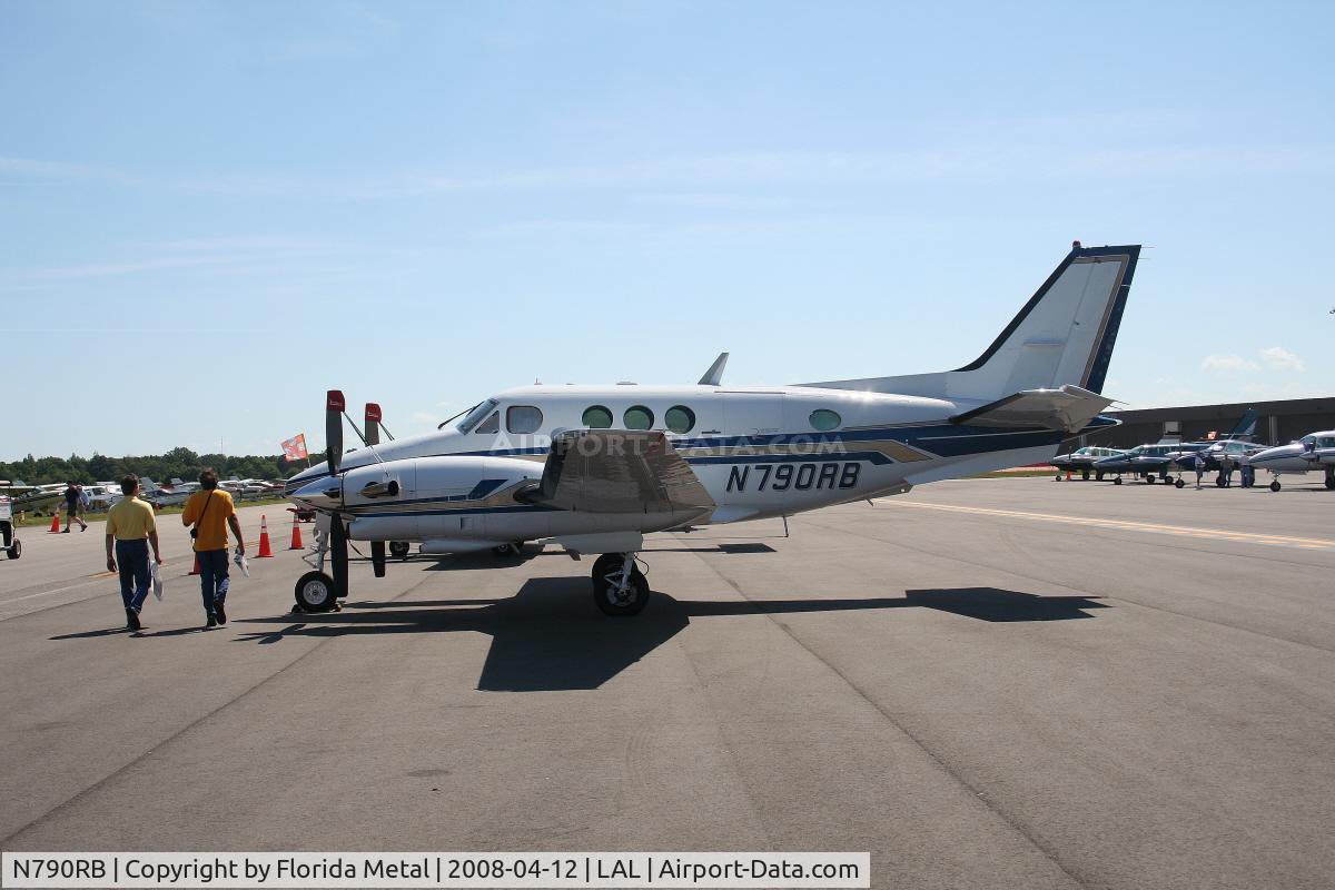 N790RB, 1977 Beech E-90 King Air C/N LW-262, Beech E90