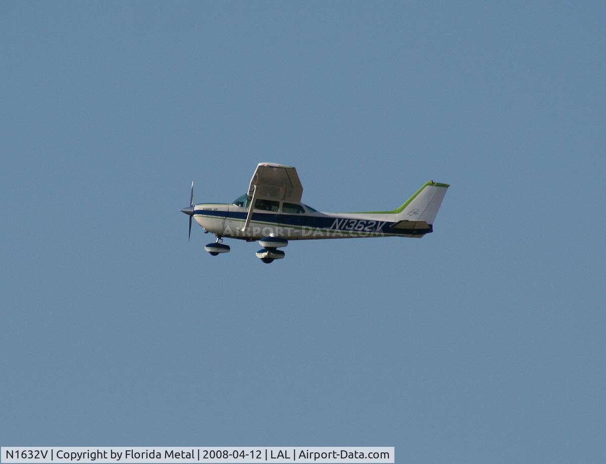 N1632V, Cessna 172M C/N 17263698, Cessna 172M